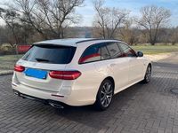 Gebraucht Mercedes E300 AMG line 306 PS (225 kW) 2019 Weiß Kombi