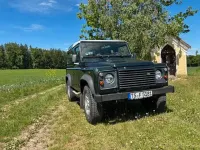 Gebraucht Land Rover Defender 122 PS (89 kW) 2011 Grün SUV
