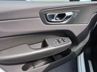 Gebraucht Volvo XC60 Momentum 197 PS (144 kW) 2021 Ice white SUV