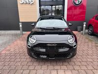 Neu Fiat 600 La Prima 101 PS (74 kW) 2025 Schwarz Limousine