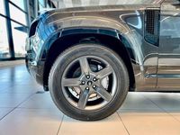 Gebraucht Land Rover Defender SE 301 PS (221 kW) 2024 Carpathian grey (metallic) SUV