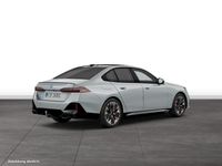 Gebraucht BMW 550e Comfort Edition 489 PS (359 kW) 2025 Limousine