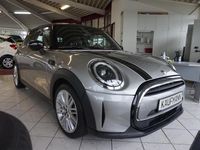 Gebraucht Mini Cooper 136 PS (100 kW) 2023 Melting silver Kleinwagen
