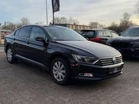 Gebraucht VW Passat Trendline 125 PS (91 kW) 2018 Schwarz Limousine