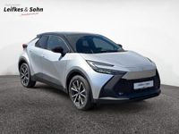 Neu Toyota C-HR 152 PS (111 kW) 2025 Silber (silver metallic (1l0)/ black (202)) SUV