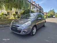 Gebraucht Renault Clio II 75 PS (55 kW) 2010 Andere farben Limousine