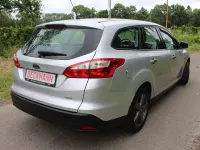 Gebraucht Ford Focus Trend 105 PS (77 kW) 2013 Polarsilber metallic Kombi