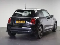 Używany Mini Cooper 136 KM (100 kW) 2023 Czarny Hatchback