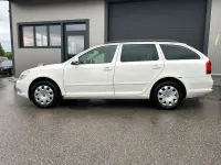 Gebraucht Skoda Octavia Elegance 122 PS (89 kW) 2009 Weiß Kombi