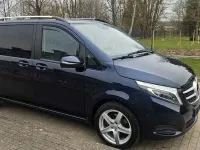 Gebraucht Mercedes V220 Edition 163 PS (119 kW) 2017 Blau Van / Kleinbus