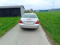 Gebraucht Mercedes E220 150 PS (110 kW) 2002 Silber Limousine