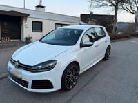 Gebraucht VW Golf VI R 105 PS (77 kW) 2011 Weiß Kleinwagen