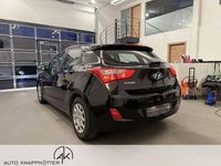 Gebraucht Hyundai i30 Style 110 PS (80 kW) 2012 Schwarz Limousine