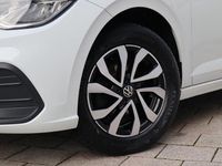 Gebraucht VW Polo Active 95 PS (69 kW) 2023 Weiß Kleinwagen