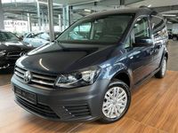 Gebraucht VW Caddy Beach 125 PS (91 kW) 2018 Starlight blue metallic Van / Kleinbus
