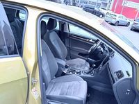 Gebraucht VW Golf VII Highline 150 PS (110 kW) 2016 Gold Limousine