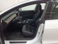 Gebraucht Tesla Model 3 Standard Range Plus 239 kW (325 PS) 2021 Pearl white multicoat Limousine