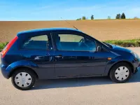 Second-hand Ford Fiesta 80 CP (58 kW) 2005 Albastru Hatchback