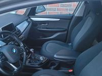 Gebraucht BMW 218 Performance 150 PS (110 kW) 2016 Silber Van / Kleinbus
