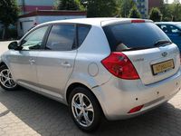 Gebraucht Kia Ceed 109 PS (80 kW) 2007 Silber Kleinwagen