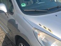 Gebraucht Peugeot 207 74 PS (54 kW) 2011 Grau Kleinwagen