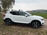 Gebraucht Volvo XC40 Momentum 129 PS (94 kW) 2022 Weiß SUV