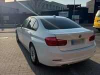 Gebraucht BMW 320 190 PS (139 kW) 2017 Weiß Limousine
