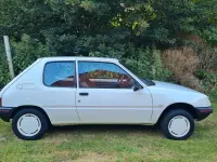 Gebraucht Peugeot 205 60 PS (44 kW) 1990 Weiß Limousine