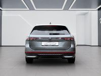 Gebraucht VW Passat R-line 150 PS (110 kW) 2024 Grau Limousine