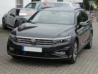 Gebraucht VW Passat R-line 150 PS (110 kW) 2024 Mangangrau metallic Kombi