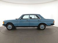 Gebraucht Mercedes E230 136 PS (100 kW) 1982 Blau Limousine