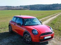 Nowe Mini Cooper 114 kW (156 KM) 2025 Czerwony Hatchback