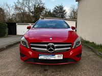 Gebraucht Mercedes A180 122 PS (89 kW) 2013 Rot Limousine