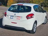 Gebraucht Peugeot 208 Active 110 PS (80 kW) 2019 Weiß Kleinwagen
