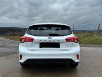 Gebraucht Ford Focus Cool & Connect 101 PS (74 kW) 2018 Weiß Kleinwagen