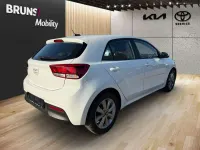 Gebraucht Kia Rio Vision 84 PS (61 kW) 2023 (ud) schneeweiss Limousine