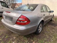 Gebraucht Mercedes E320 204 PS (150 kW) 2003 Silber Limousine