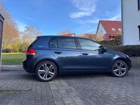 Gebraucht VW Golf VI Team 105 PS (77 kW) 2010 Blau Kleinwagen