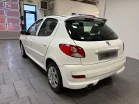 Gebraucht Peugeot 206 73 PS (53 kW) 2012 Weiß Limousine