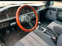 Gebraucht Mercedes 190 122 PS (89 kW) 1990 Limousine
