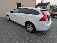 Gebraucht Volvo V60 114 PS (83 kW) 2014 Weiß Kombi