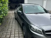 Gebraucht Mercedes A180 StreetStyle 122 PS (89 kW) 2015 Grau Kleinwagen