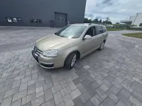 Gebraucht VW Golf VI Comfortline 122 PS (89 kW) 2009 Wheat beige metallic Kleinwagen