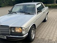 Gebraucht Mercedes 230 136 PS (100 kW) 1982 Silber Coupé