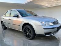Gebraucht Ford Mondeo Ambiente 110 PS (80 kW) 2005 Silber Limousine