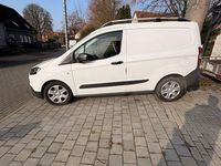 Gebraucht Ford Courier 101 PS (74 kW) 2022 Weiß Van / Kleinbus