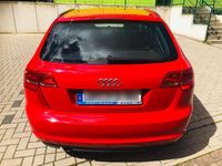 Gebraucht Audi A3 Ambiente 105 PS (77 kW) 2011 Rot Kleinwagen