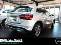Gebraucht Mercedes GLA180 122 PS (89 kW) 2017 Silber SUV