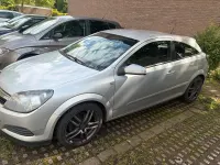 Gebraucht Opel Astra GTC 90 PS (66 kW) 2008 Silber Kleinwagen