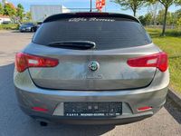 Gebraucht Alfa Romeo Giulietta Veloce 120 PS (88 kW) 2013 Grau Kleinwagen